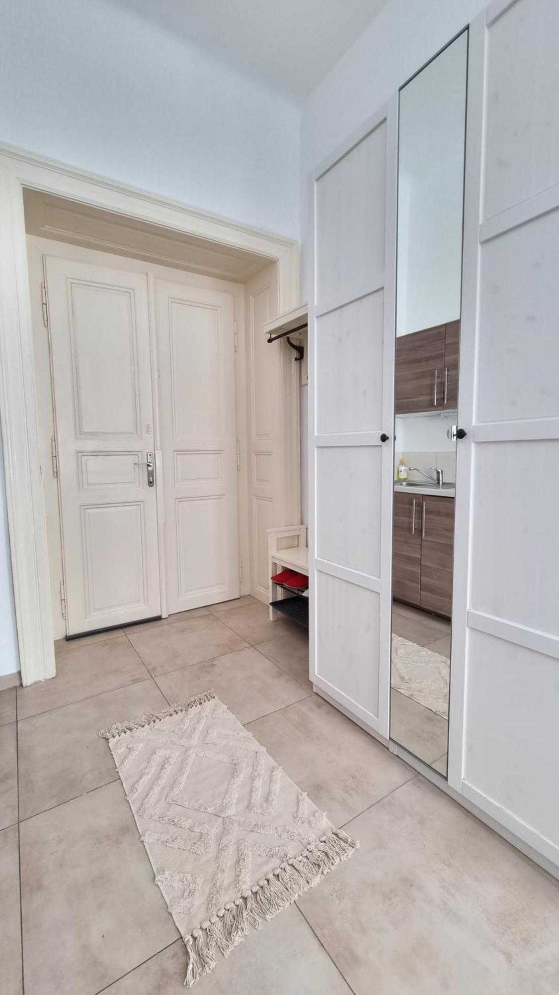 Finnem Rentals Tyrsova Praag Buitenkant foto