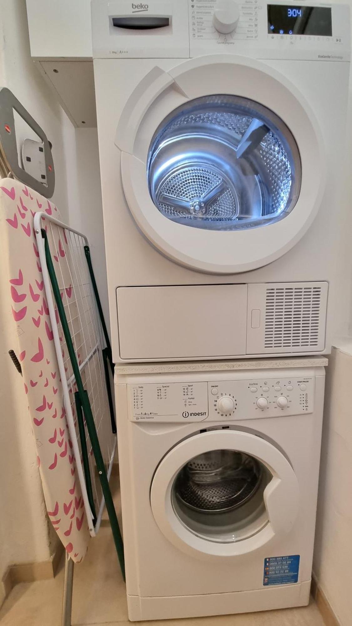Finnem Rentals Tyrsova Praag Buitenkant foto