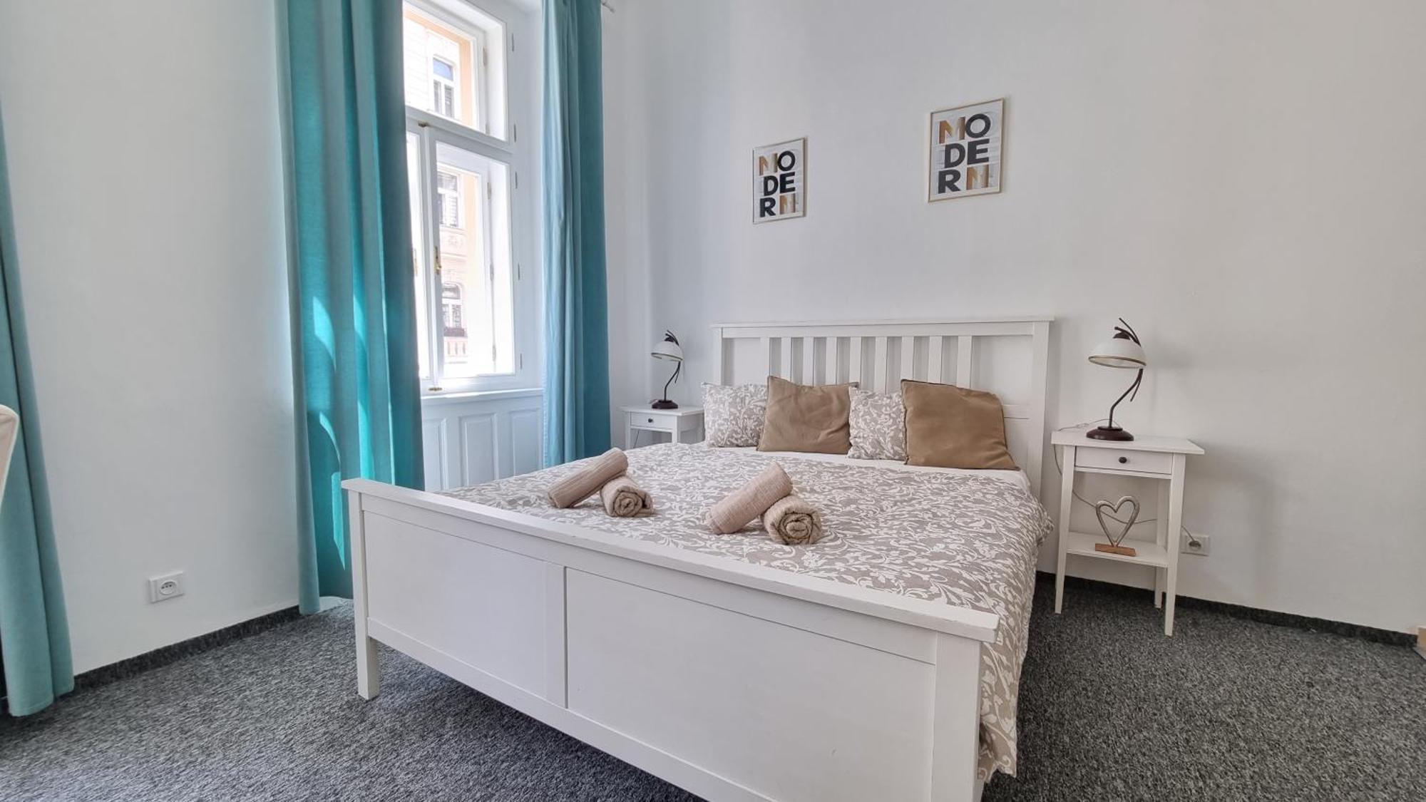 Finnem Rentals Tyrsova Praag Buitenkant foto