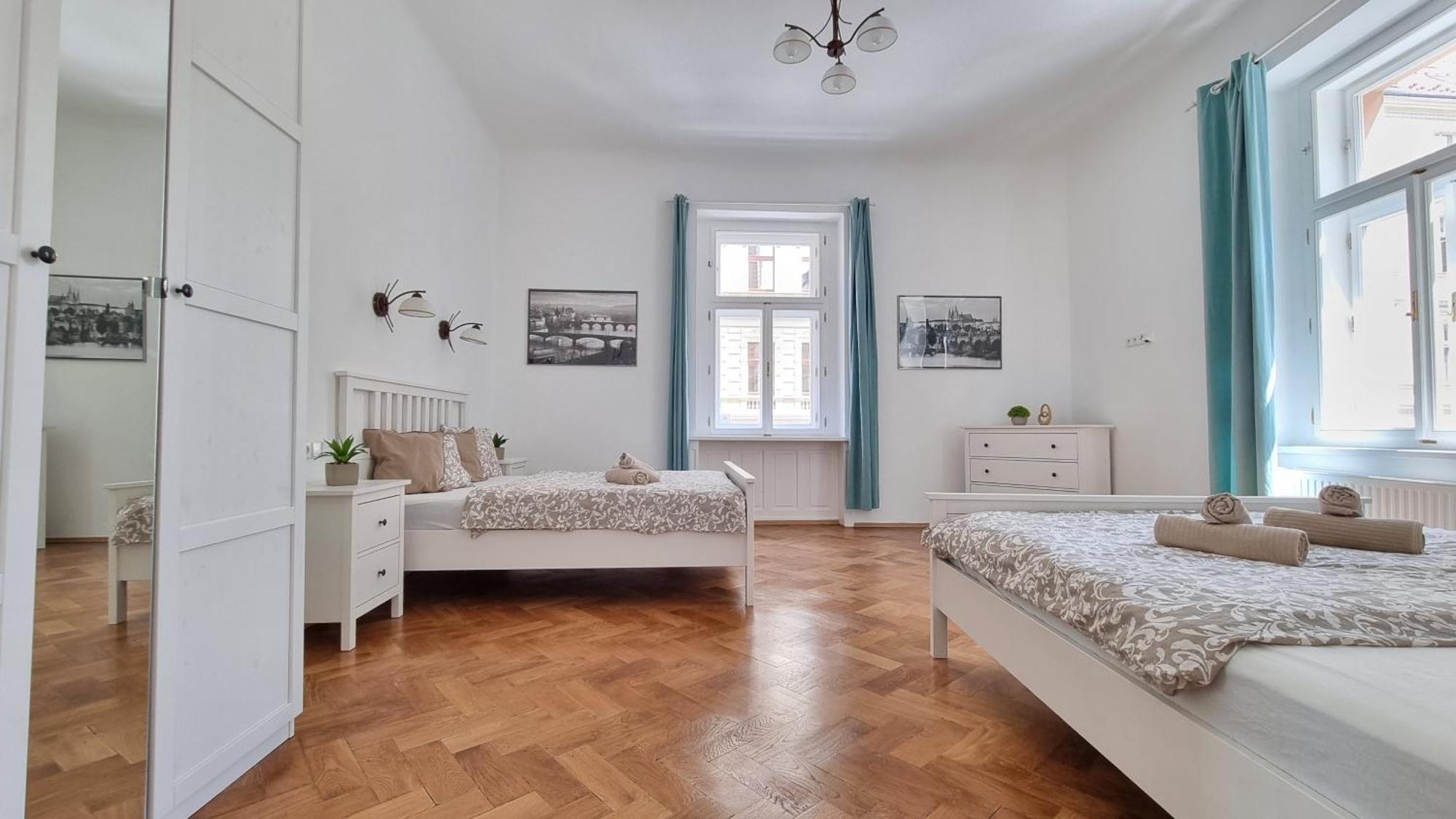 Finnem Rentals Tyrsova Praag Buitenkant foto
