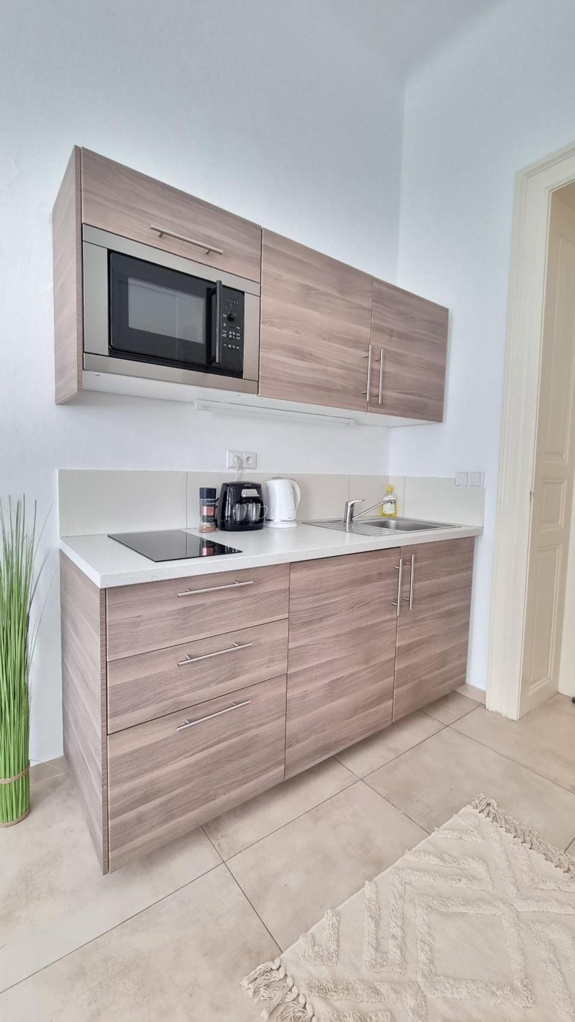Finnem Rentals Tyrsova Praag Buitenkant foto