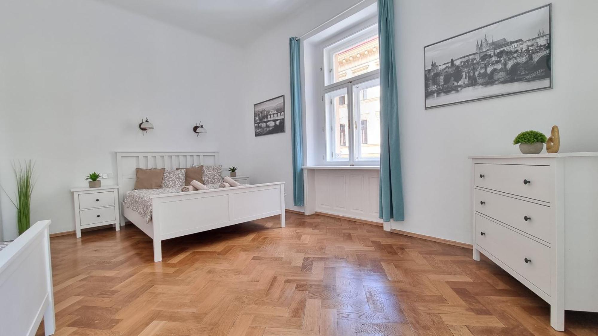 Finnem Rentals Tyrsova Praag Buitenkant foto