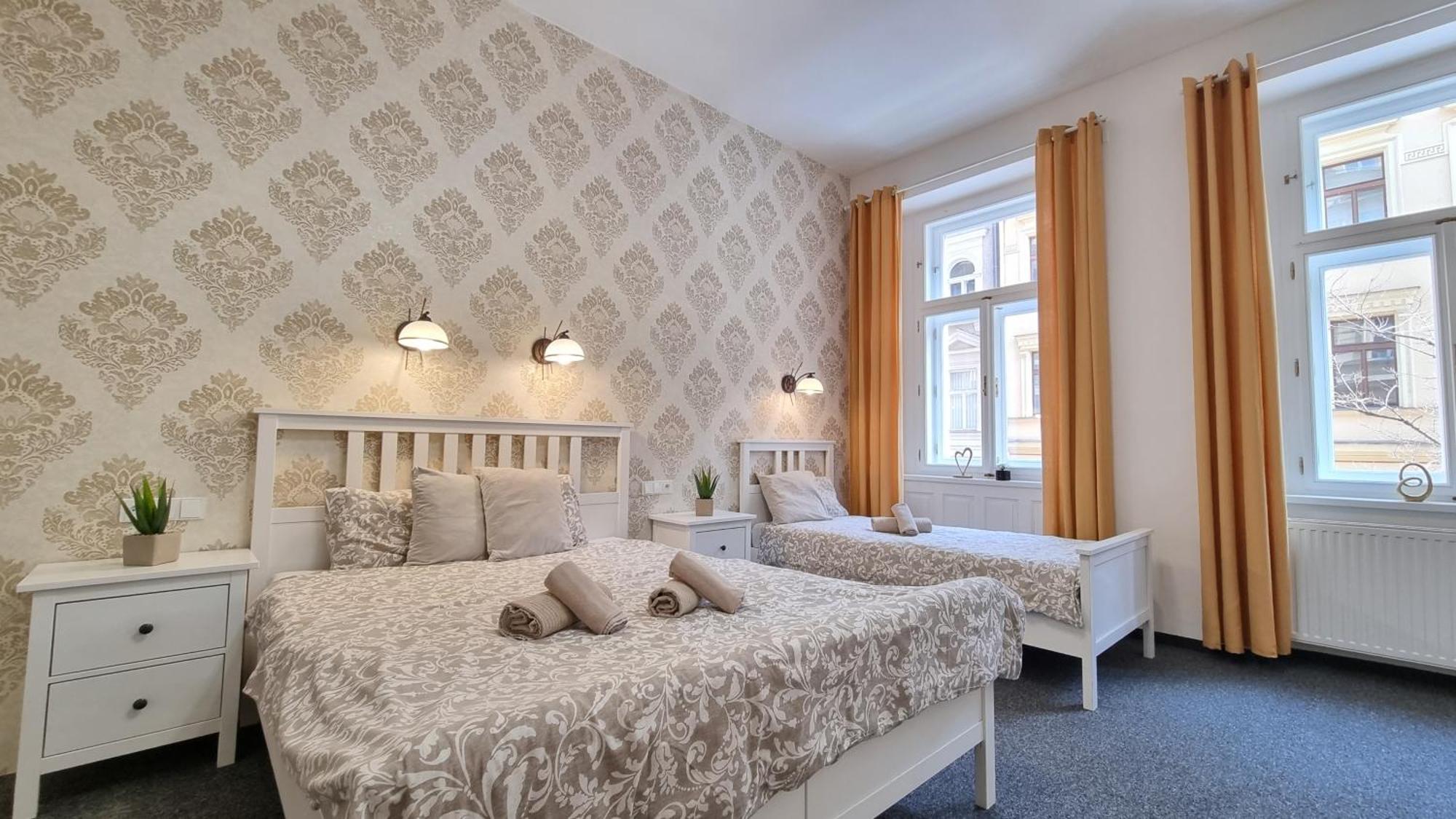 Finnem Rentals Tyrsova Praag Buitenkant foto